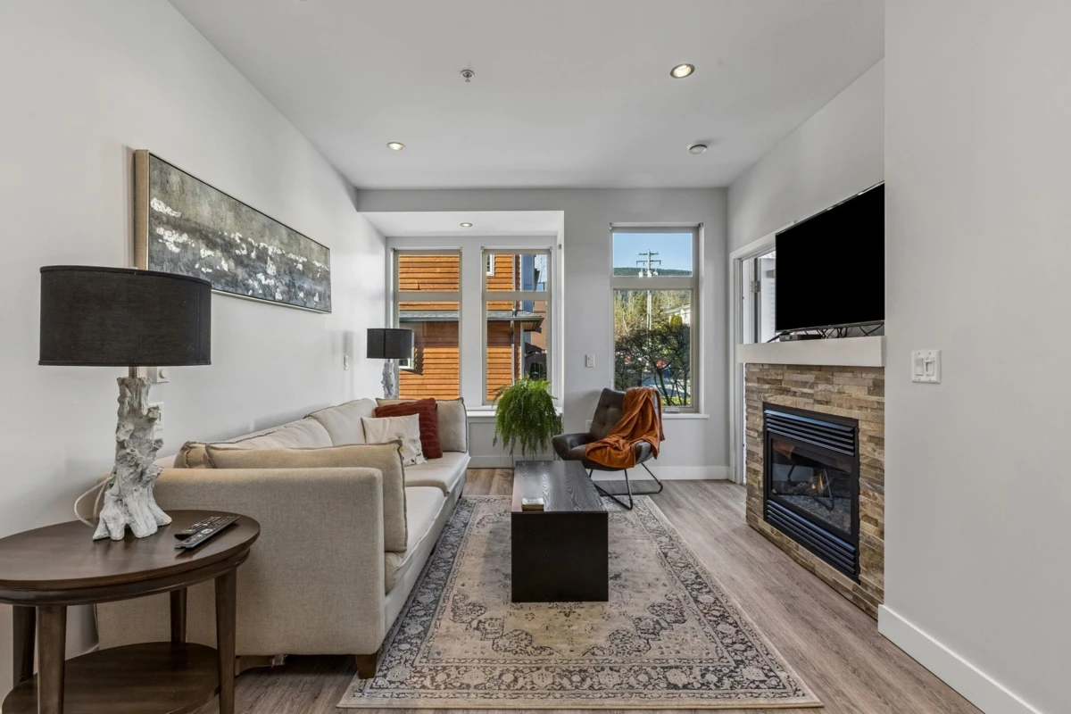 Dining Area Photo of 207 116 W 23rd Street, North Vancouver, BC