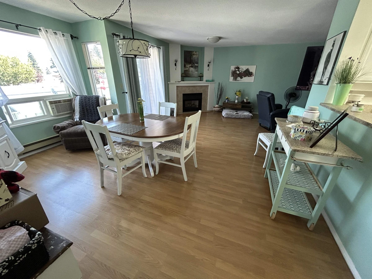 Family Room Photo of 305 9295 122 Street, Surrey, BC