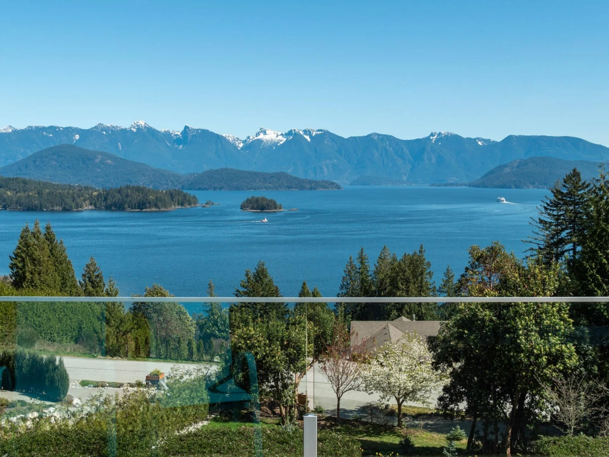Family Room Photo of 1213 St. Andrews Road, Gibsons, BC