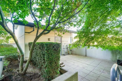Swimming Pool Photo of 304 2225 Holdom Avenue, Burnaby, BC