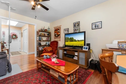 Entry Foyer Photo of 139 6001 Promontory Road, Chilliwack, BC