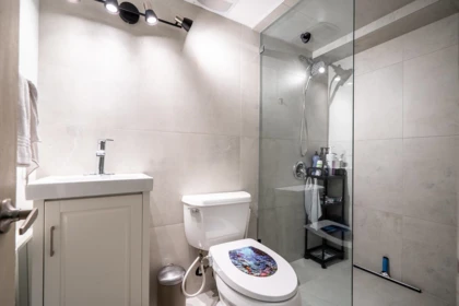 Hot Tub / Spa Photo of 1440 Mountain Highway, North Vancouver, BC