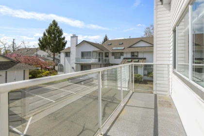 Entry Foyer Photo of 1008 21937 48 Avenue, Langley, BC