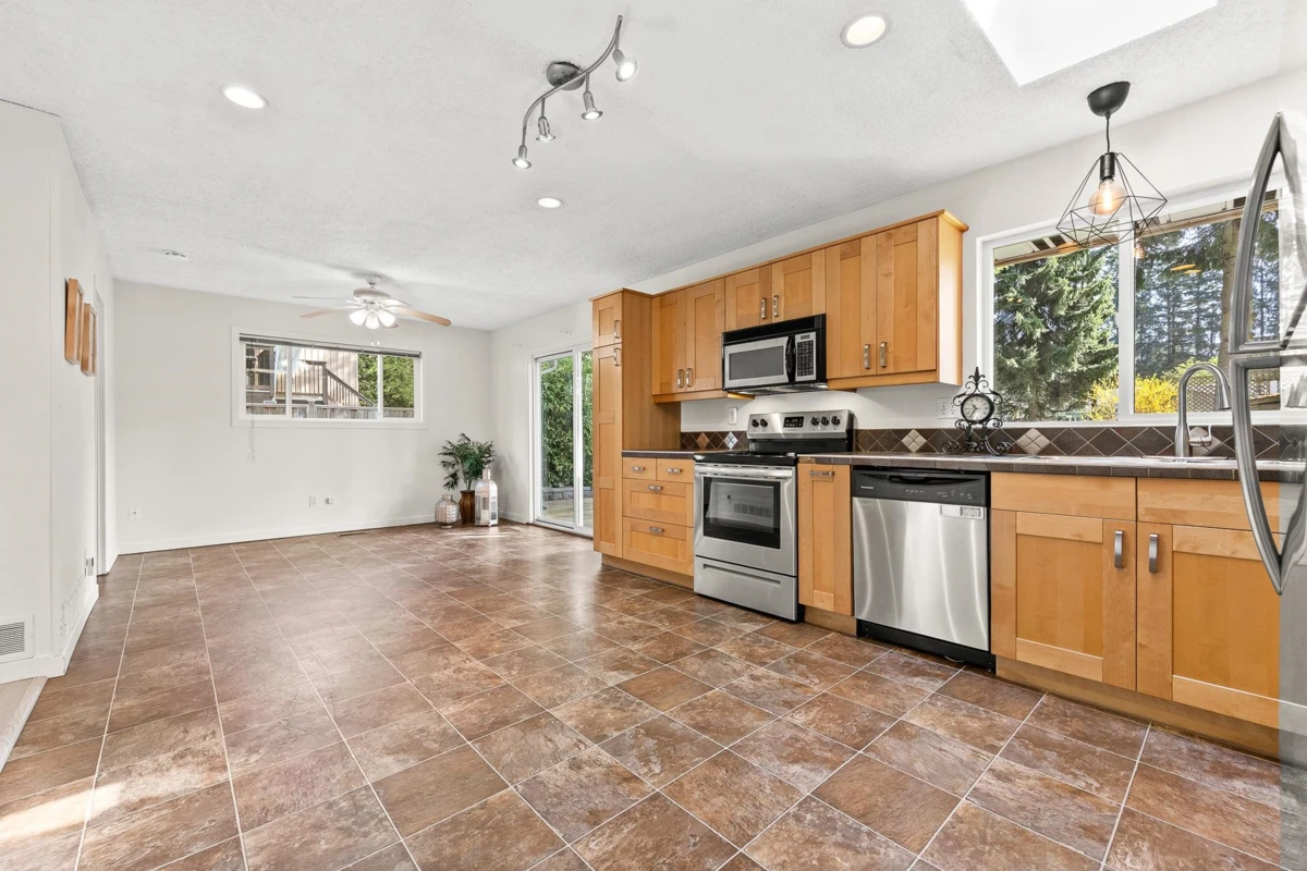 Dining Area Photo of 4132 204b Street, Langley, BC