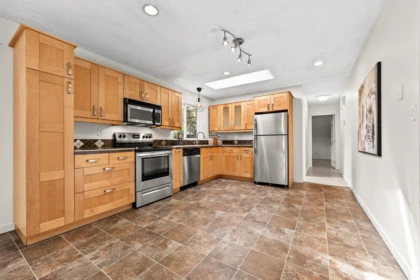 Kitchen Island Photo of 4132 204b Street, Langley, BC