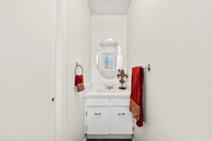 Powder Room Photo of 4132 204b Street, Langley, BC