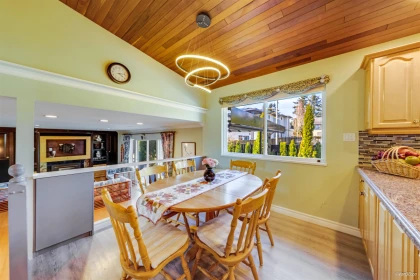 Breakfast Nook Photo of 11761 Cascade Drive, Delta, BC
