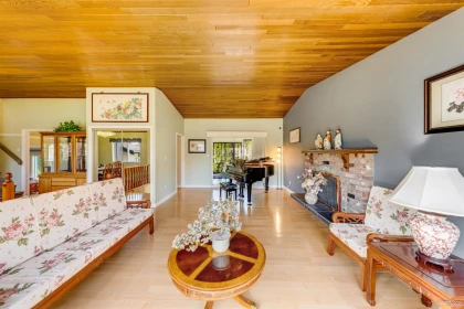 Entry Foyer Photo of 11761 Cascade Drive, Delta, BC