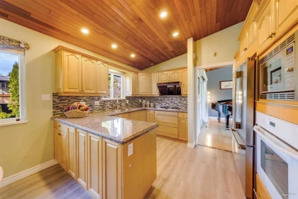 Kitchen Island Photo of 11761 Cascade Drive, Delta, BC