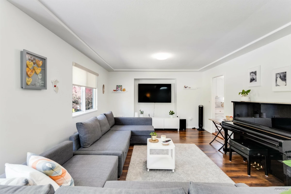 Family Room Photo of 1236 Chelsea Avenue, Port Coquitlam, BC