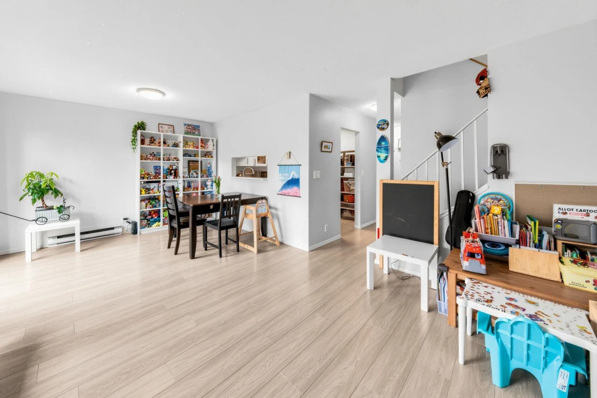 Living Room Photo of 406 10620 150 Street, Surrey, BC