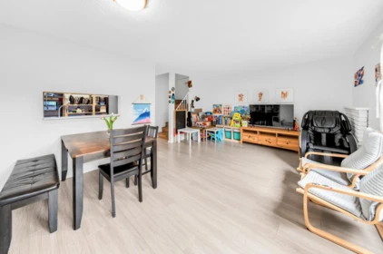 Kitchen Photo of 406 10620 150 Street, Surrey, BC