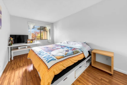Primary Bathroom Photo of 406 10620 150 Street, Surrey, BC