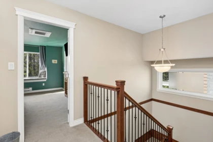 Entry Foyer Photo of 250 E 17th Street, North Vancouver, BC