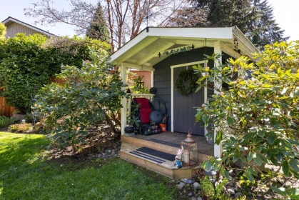 Garden / Landscaping Photo of 3665 Rutherford Crescent, North Vancouver, BC