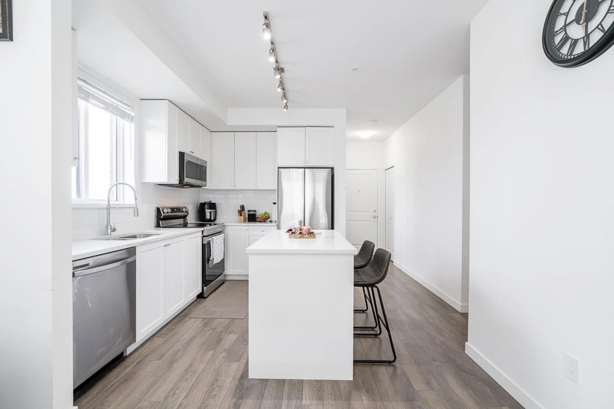 Dining Area Photo of 412 15848 Fraser Highway, Surrey, BC