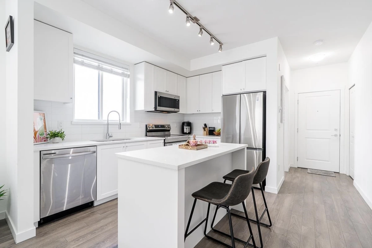 Family Room Photo of 412 15848 Fraser Highway, Surrey, BC