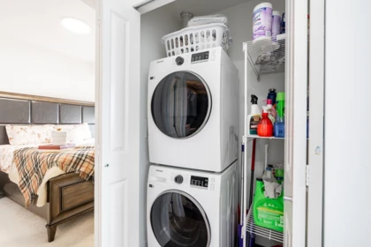Mudroom Photo of 412 15848 Fraser Highway, Surrey, BC