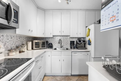 Walk-In Closet Photo of 1605 3737 Bartlett Court, Burnaby, BC