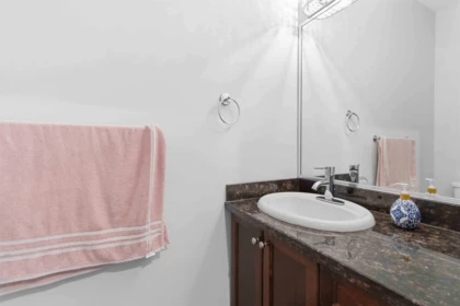Powder Room Photo of 33133 Dalke Avenue, Mission, BC