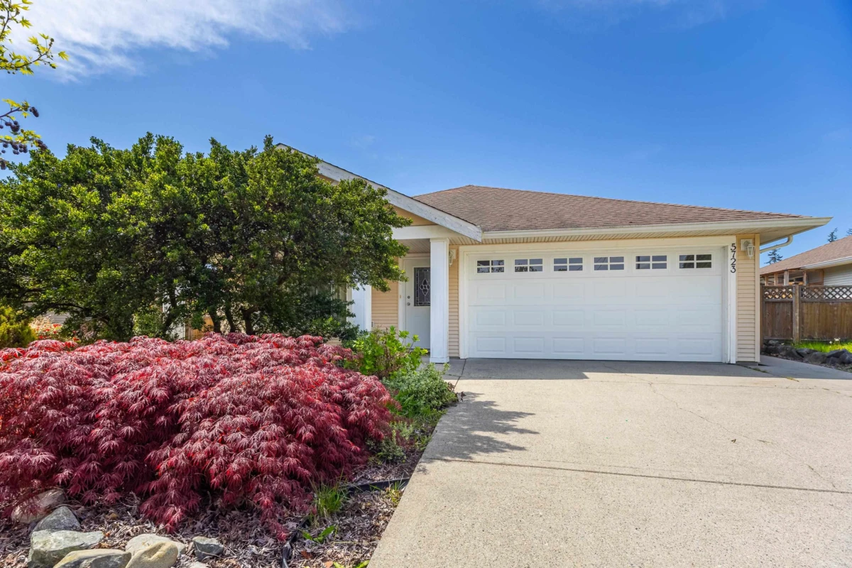Family Room Photo of 5723 Nickerson Road, Sechelt, BC