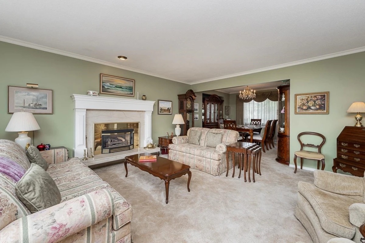 Dining Area Photo of 7055 Kitchener Street, Burnaby, BC