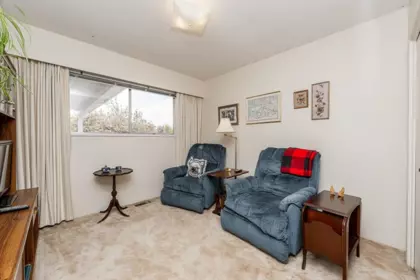 Powder Room Photo of 7055 Kitchener Street, Burnaby, BC