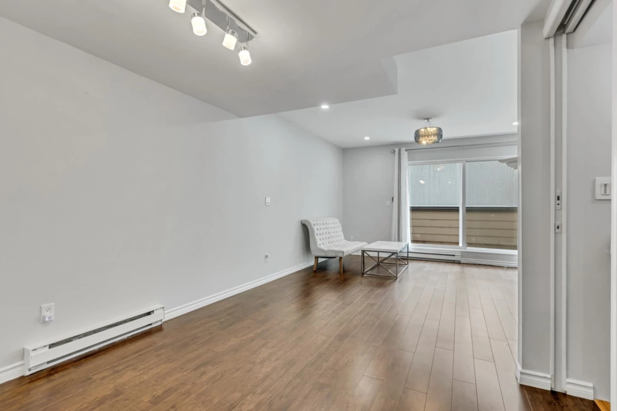 Family Room Photo of 5 1535 St. Georges Avenue, North Vancouver, BC