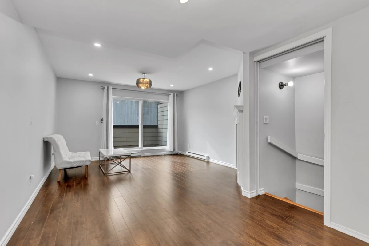 Living Room Photo of 5 1535 St. Georges Avenue, North Vancouver, BC