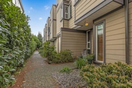 5 1535 St. Georges Avenue, North Vancouver, BC