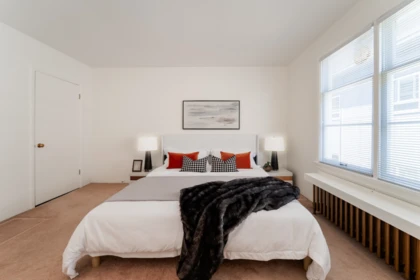 Walk-In Closet Photo of 307 1565 Burnaby Street, Vancouver, BC