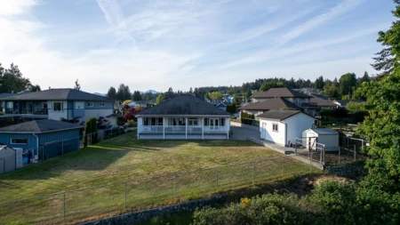4723 Tamarack Place, Sechelt, BC, Sechelt — Single Family Residence for sale
