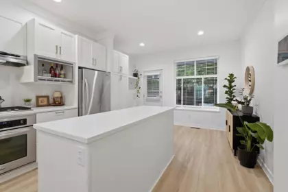 Kitchen Island Photo of 48 3009 156 Street, Surrey, BC