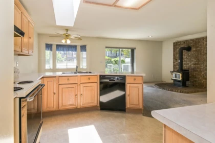 Kitchen Photo of 14306 72a Avenue, Surrey, BC