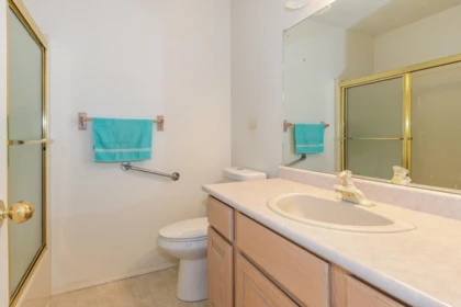 Powder Room Photo of 14306 72a Avenue, Surrey, BC