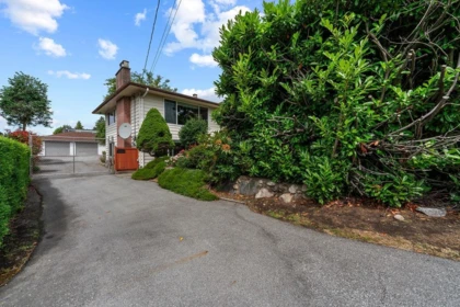 Hot Tub / Spa Photo of 535 Holdom Avenue, Burnaby, BC