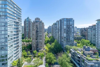 Laundry Room Photo of 1803 999 Seymour Street, Vancouver, BC