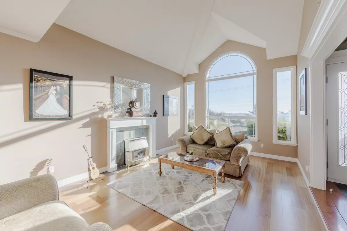 Dining Area Photo of 16657 78 Avenue, Surrey, BC