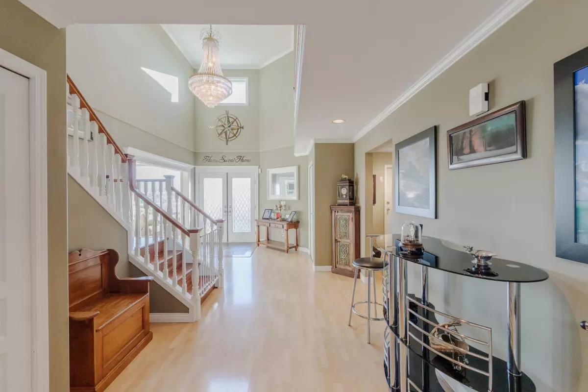 Family Room Photo of 16657 78 Avenue, Surrey, BC