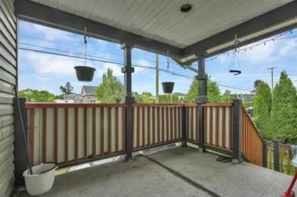 Entry Foyer Photo of 14478 88 Avenue, Surrey, BC