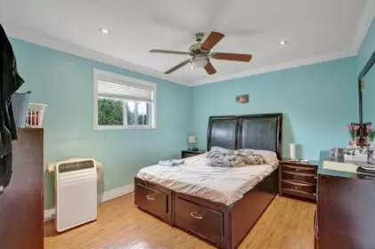 Powder Room Photo of 14478 88 Avenue, Surrey, BC