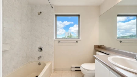 Loft / Bonus Room Photo of 1108 9623 Manchester Drive, Burnaby, BC