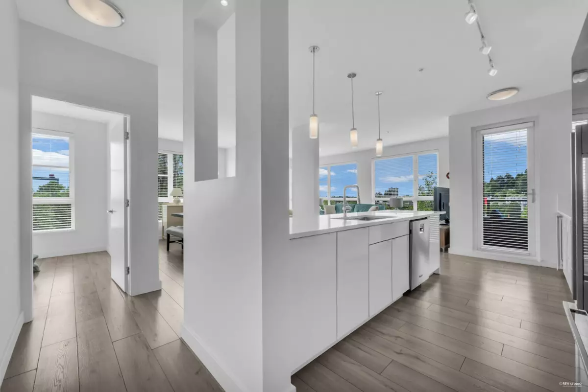 Dining Area Photo of 408 1621 Hamilton Avenue, North Vancouver, BC