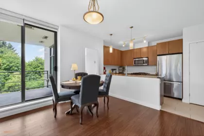 Kitchen Photo of 908 280 Ross Drive, New Westminster, BC
