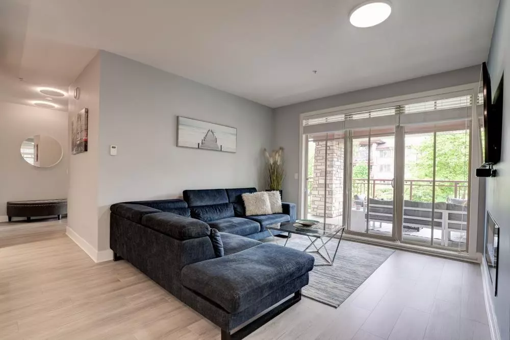 Dining Area Photo of 205 16455 64 Avenue, Surrey, BC
