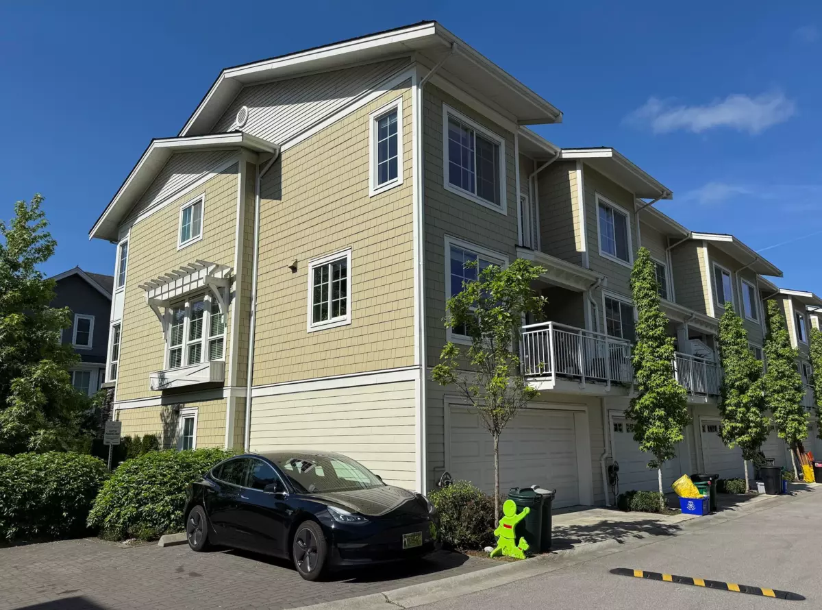 Family Room Photo of 47 5551 Admiral Way, Ladner, BC