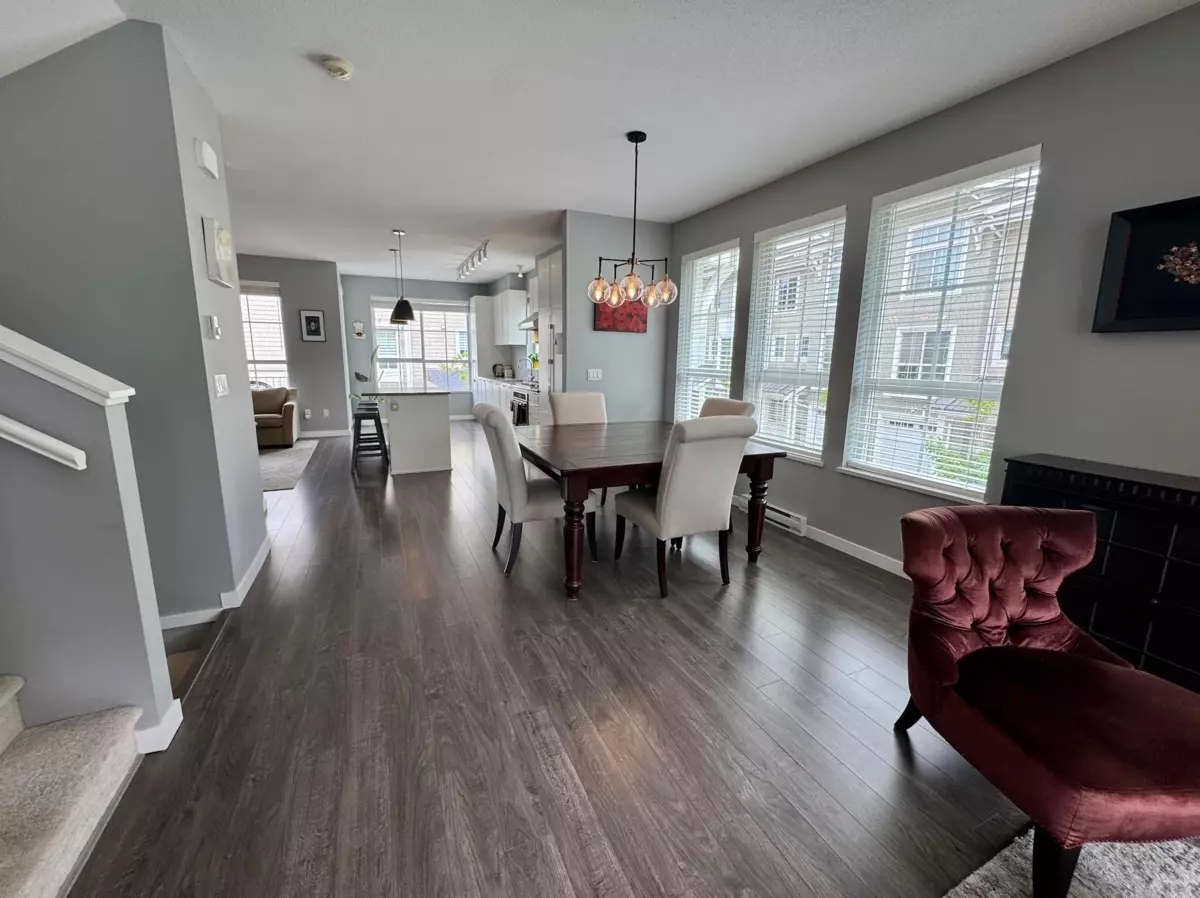 Living Room Photo of 47 5551 Admiral Way, Ladner, BC
