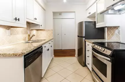 Kitchen Island Photo of 307 1169 Nelson Street, Vancouver, BC