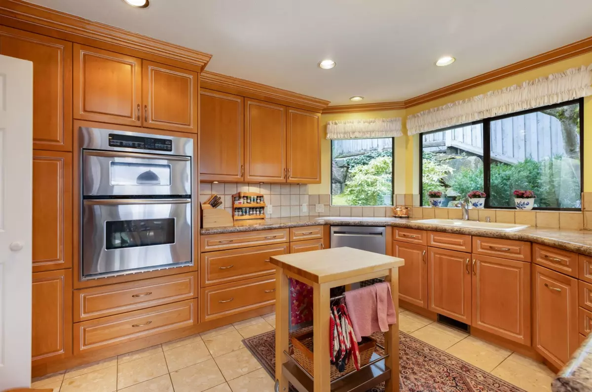 Family Room Photo of 5180 Meadfeild Road, West Vancouver, BC