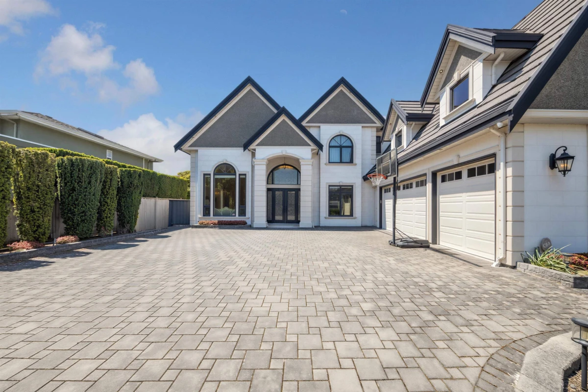 Family Room Photo of 6351 Dover Road, Richmond, BC